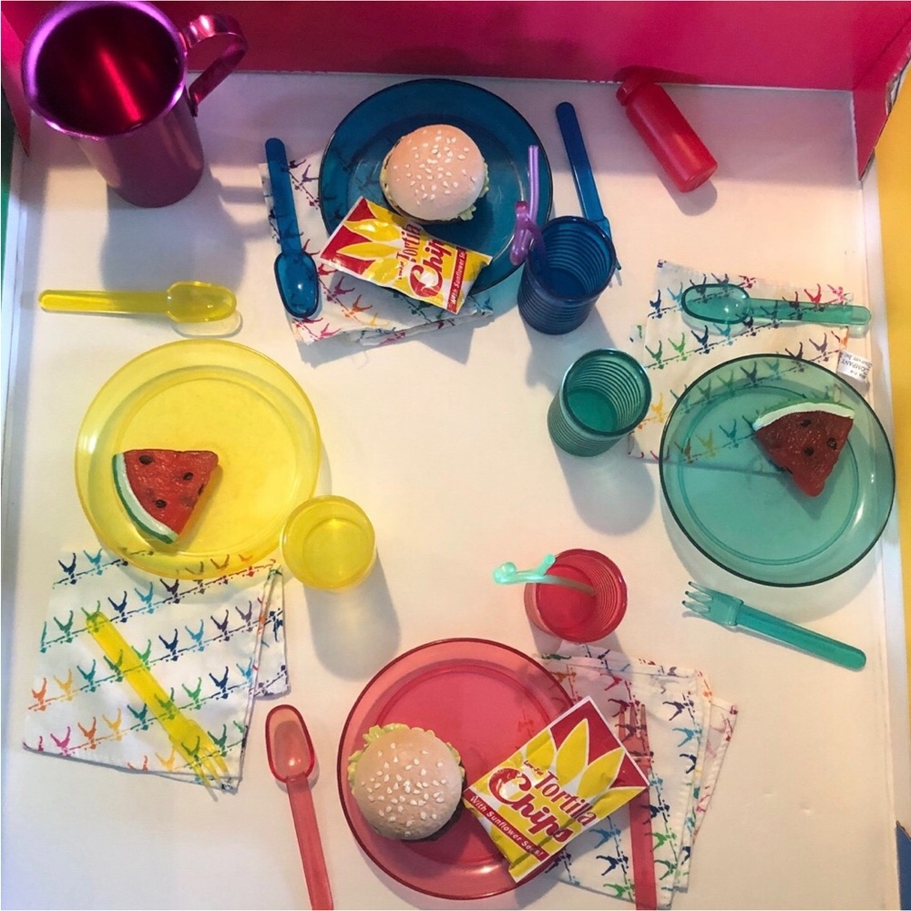 American Girl of Today Birthday Cookout Set. Retired 1998